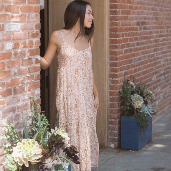 SHOW ME YOUR MUMU CAROLINE MAXI DRESS IN
SANDY CHEETAH $ 178.00 NWT XXL - Picture 6 of 13